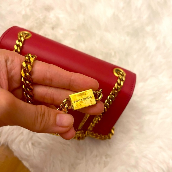 Red color - Picture 3 of 3